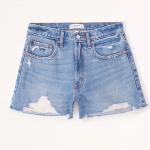 Abercrombie Curve Love Mid Rise Boyfriend Short